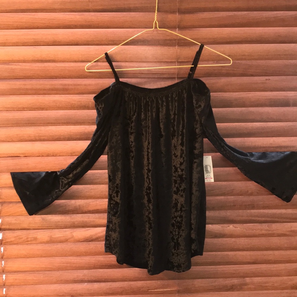 off the shoulder velvet long sleeve